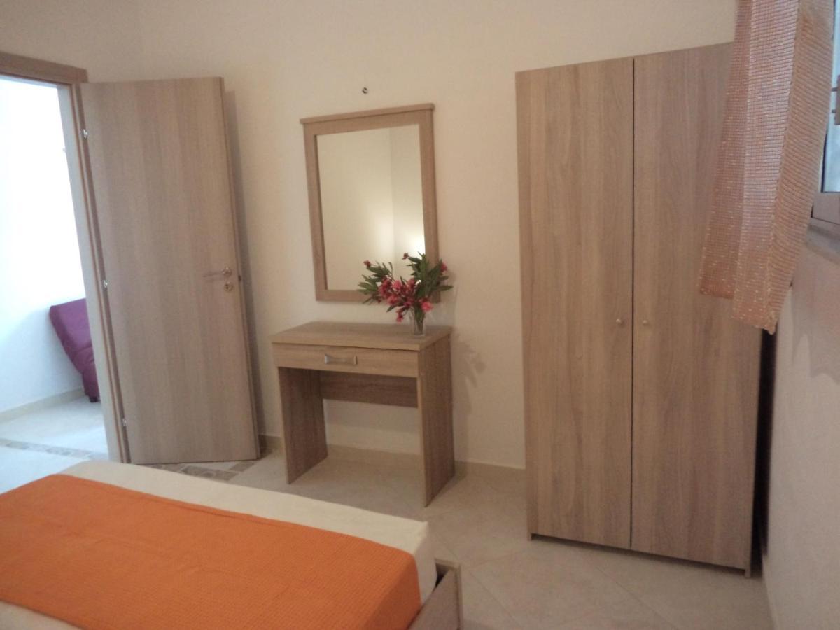 Katerina Apartments Near The Sea ลากานาส ภายนอก รูปภาพ
